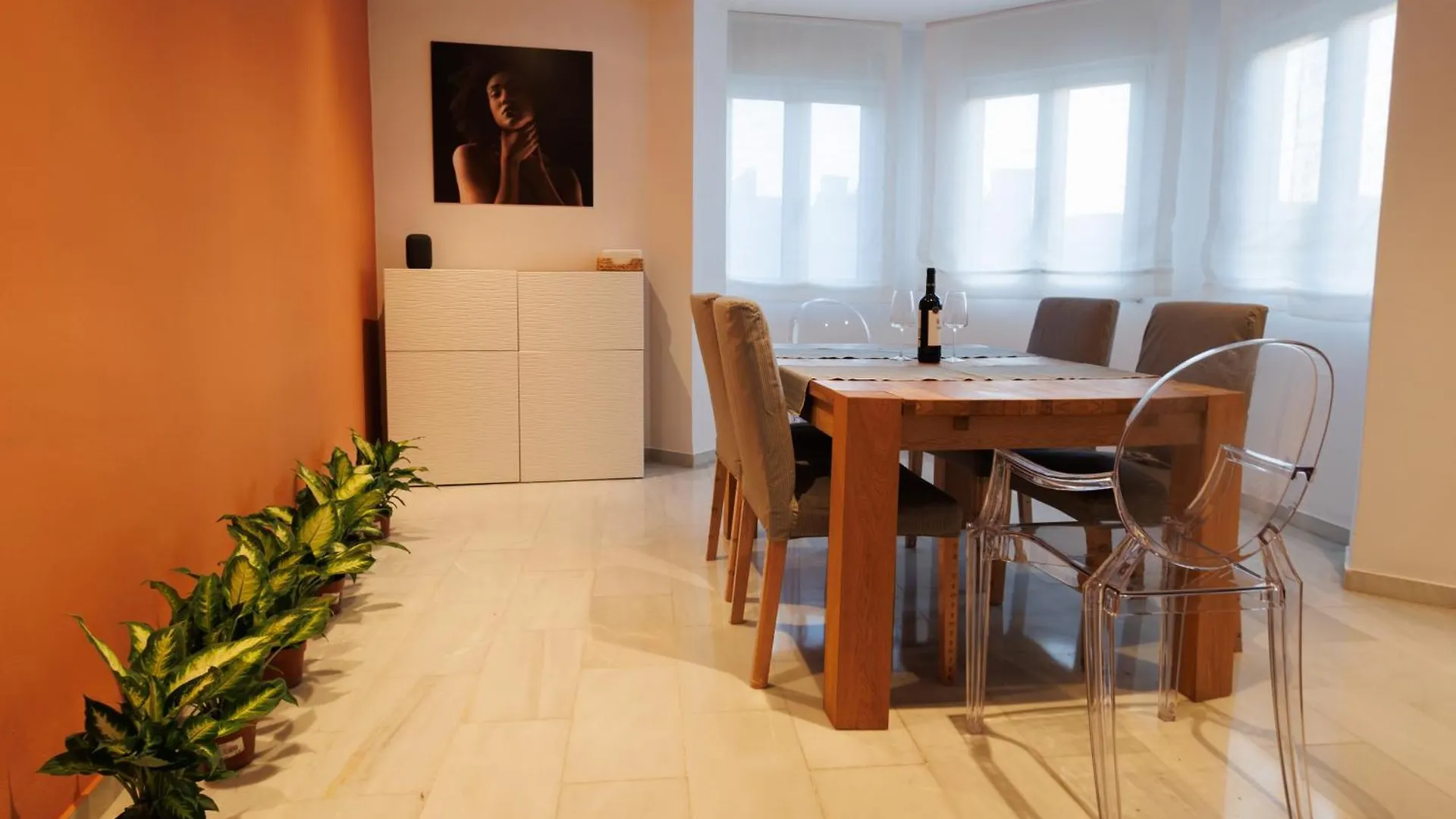 Comfy Stylish Stay In Malaga