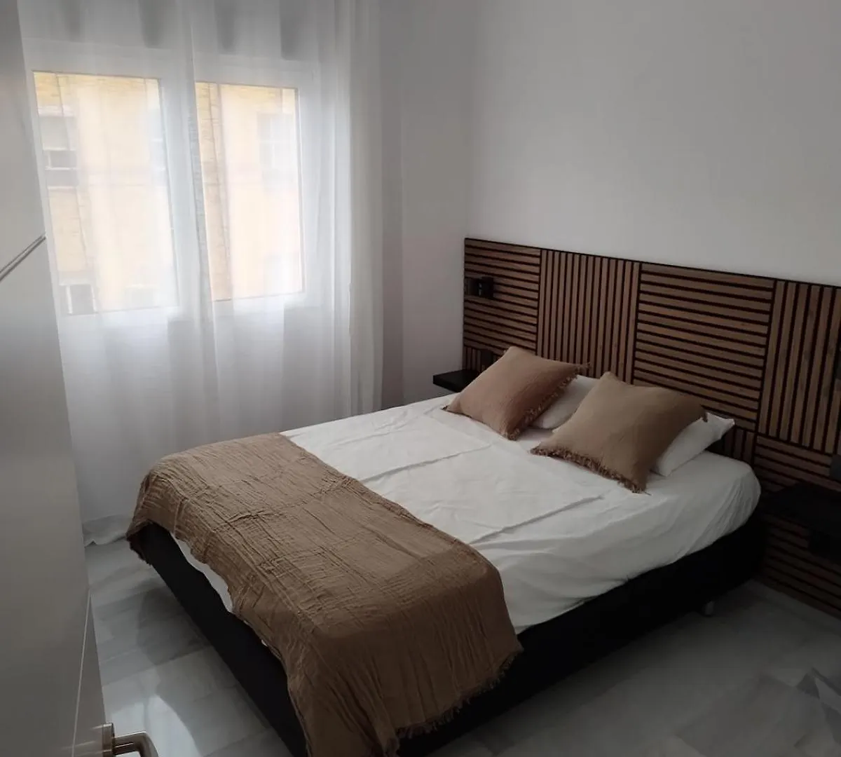 Comfy Stylish Stay In Malaga Apartment