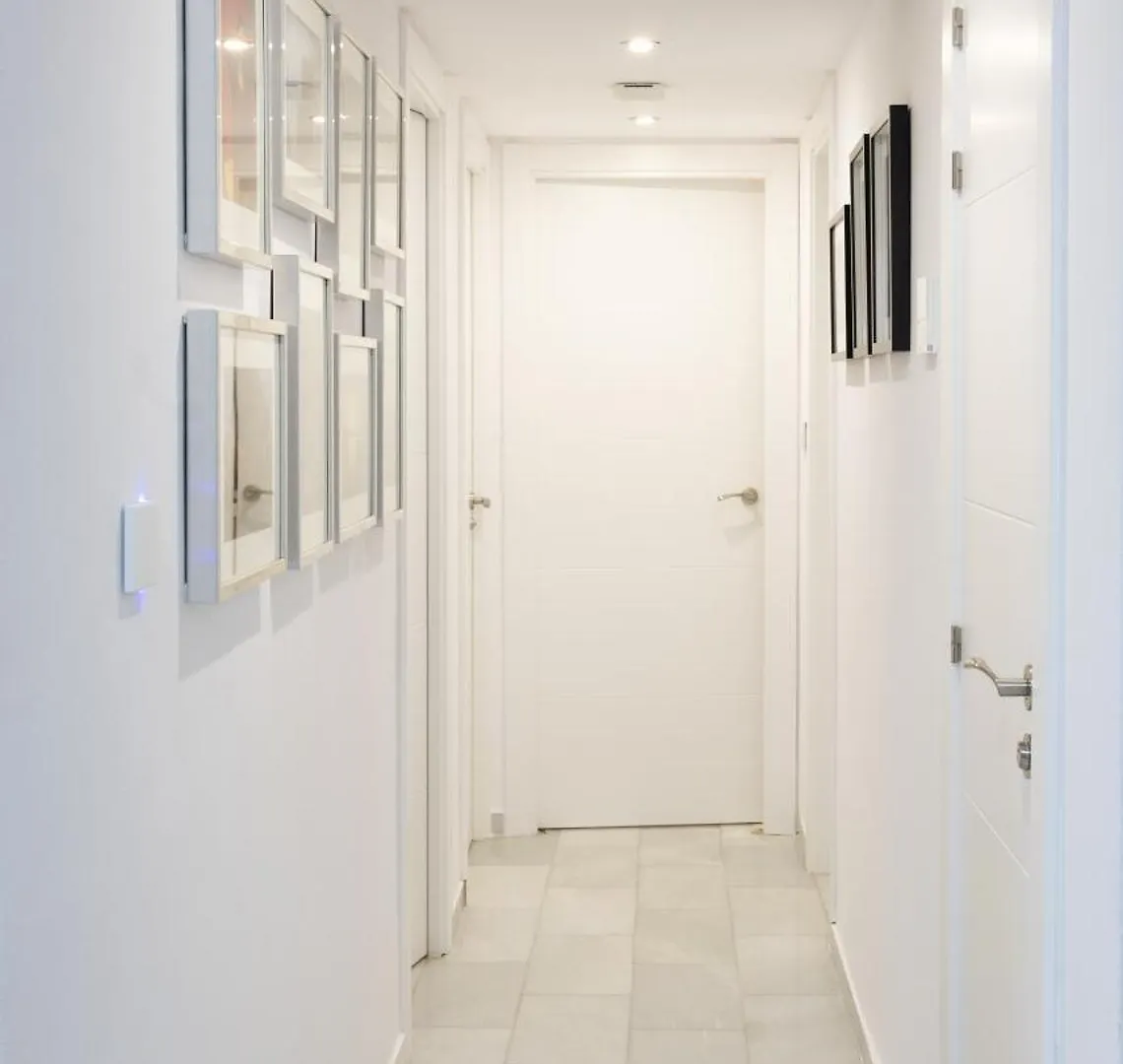 Comfy Stylish Stay In Malaga Apartment
